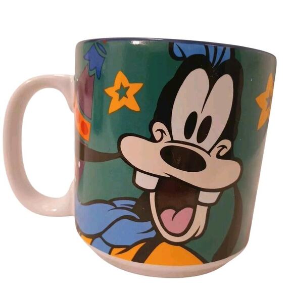 Disney Store Goofy Dog Christmas Mug Coffee CUP GREEN Holidays Tree Collector's - Picture 2 of 9